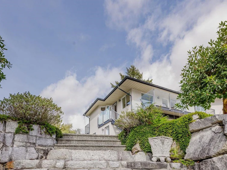 5620 Mintie Road, Halfmoon Bay, BC, V7Z 1E8