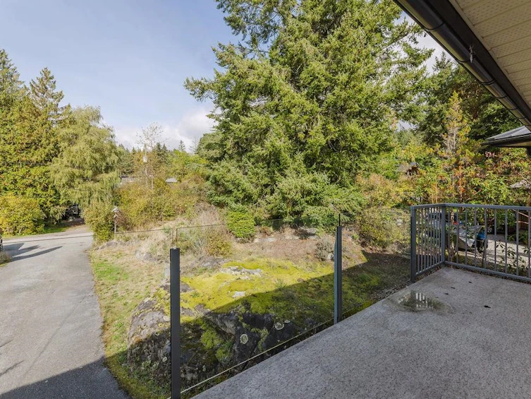 5620 Mintie Road, Halfmoon Bay, BC, V7Z 1E8 - 8