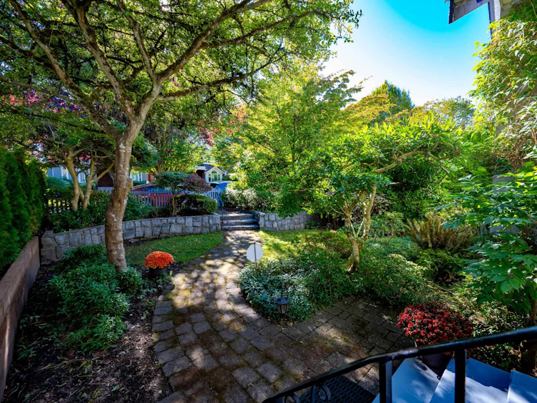 3951 W 20th Avenue, Vancouver, BC, V6S 1G3 - 39