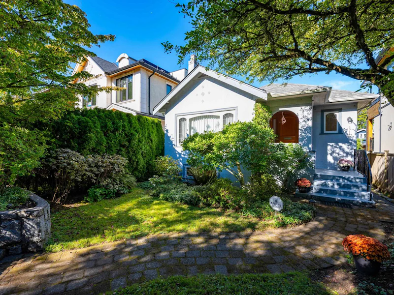 3951 W 20th Avenue, Vancouver BC V6S 1G3