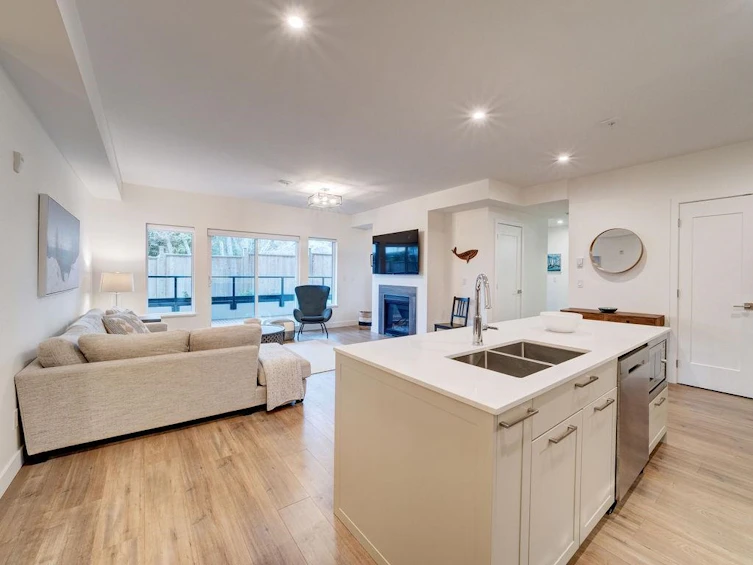 201-710 School Road, Gibsons, BC, V0N 1V9 - 7