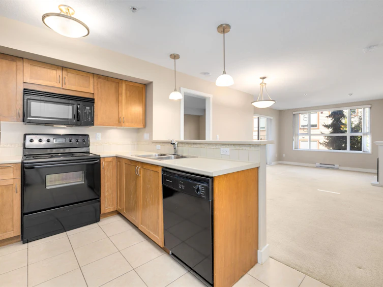 305-15265 17a Avenue, Surrey, BC, V4A 1V4 - 11
