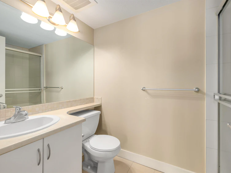 305-15265 17a Avenue, Surrey, BC, V4A 1V4 - 15