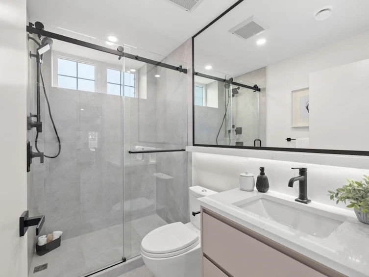 2452 W 49th Avenue, Vancouver, BC, V6M 2V3 - 18