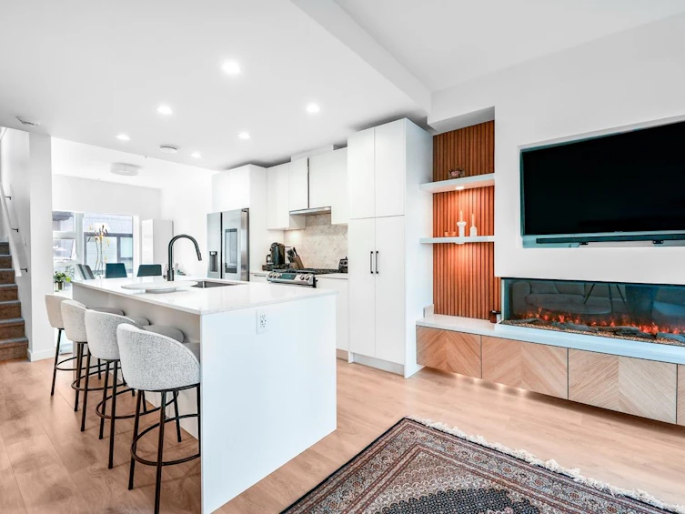 137-535 E 2nd Street, North Vancouver, BC, V7L 1E1 - 2