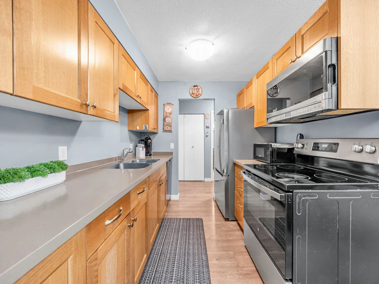 302-371 Ellesmere Avenue, Burnaby, BC, V5B 3T1 - 12