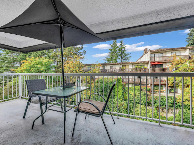 302-371 Ellesmere Avenue, Burnaby, BC, V5B 3T1