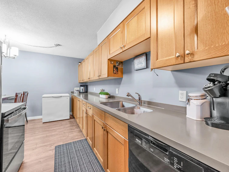 302-371 Ellesmere Avenue, Burnaby, BC, V5B 3T1 - 11