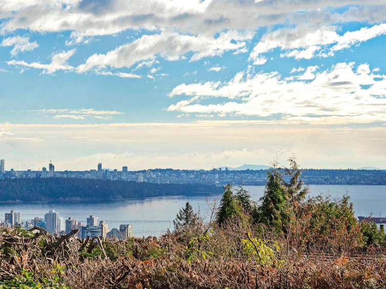 2090 26th Street, West Vancouver, BC, V7V 4K4 - 2