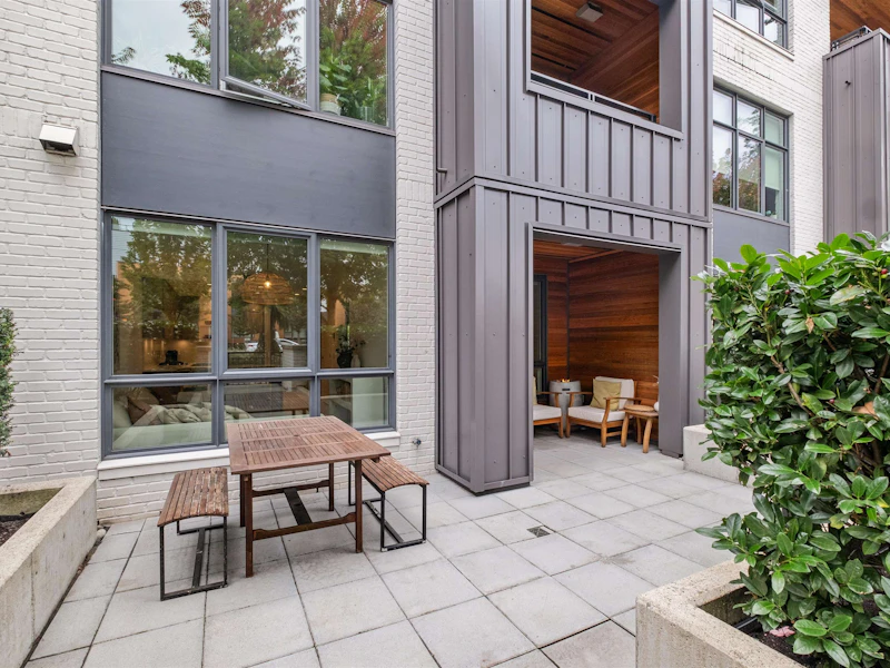 102 - 733 E 3rd Street, North Vancouver BC
