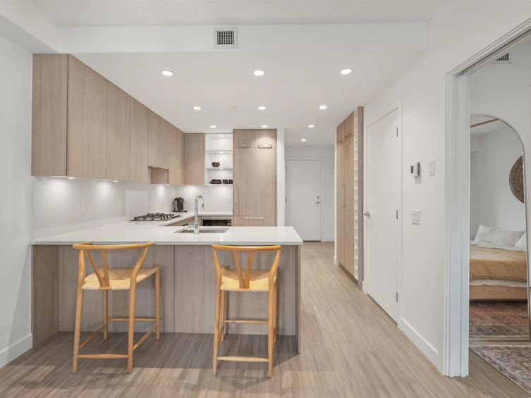 102-733 E 3rd Street, North Vancouver, BC, V7L 1G8 - 12