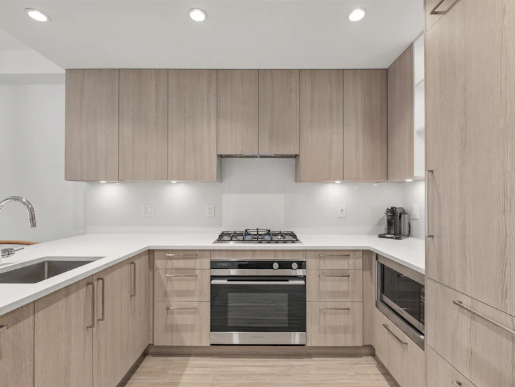 102-733 E 3rd Street, North Vancouver, BC, V7L 1G8 - 14