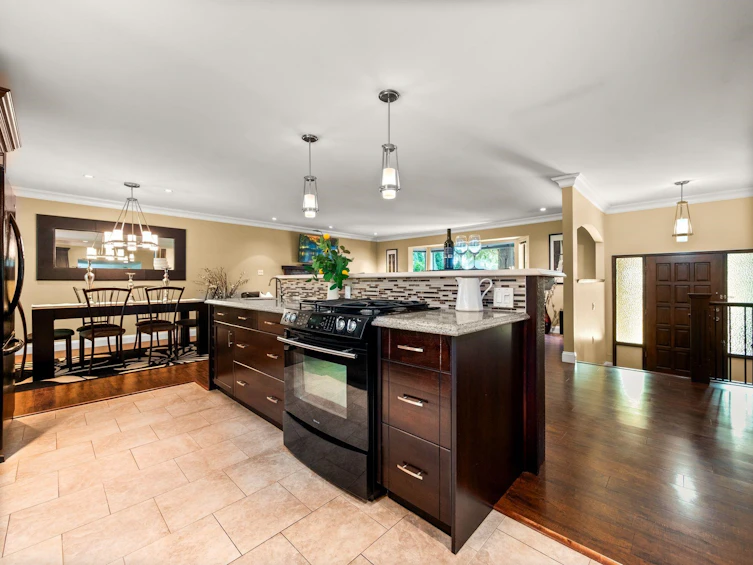 6823 Sussex Crescent, Delta, BC, V4E 2J7 - 3
