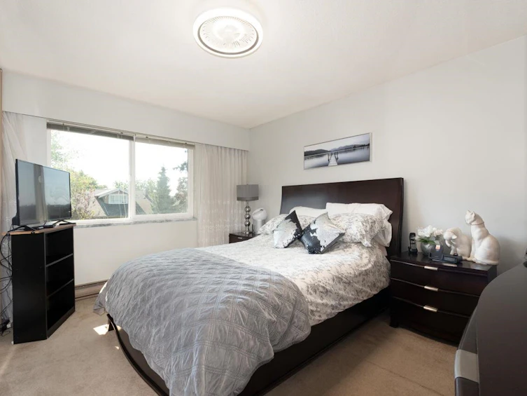 2155 W 15th Avenue, Vancouver, BC, V6K 2Y4 - 11