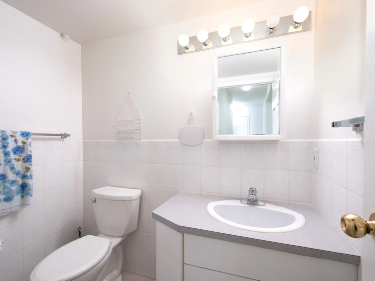 2155 W 15th Avenue, Vancouver, BC, V6K 2Y4 - 35