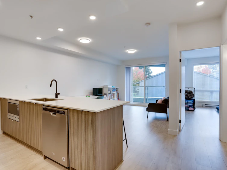 202-32838 Landeau Place, Abbotsford, BC, V2S 0M6 - 6