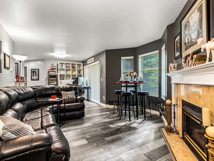 203-10743 139 Street, Surrey, BC, V3T 4L8 - 9