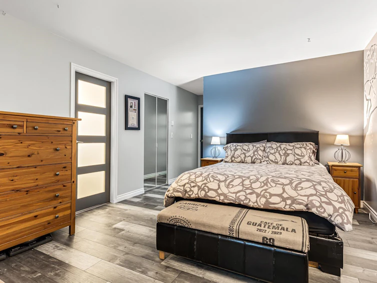 203-10743 139 Street, Surrey, BC, V3T 4L8 - 10