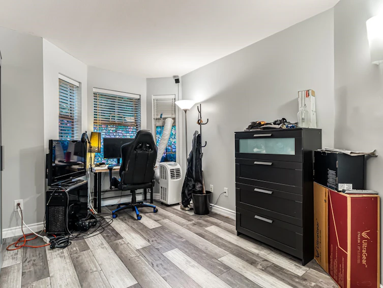 203-10743 139 Street, Surrey, BC, V3T 4L8 - 15