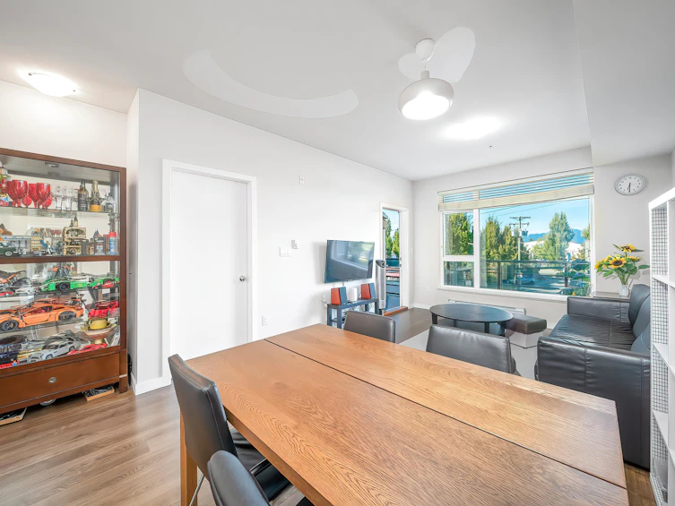 207-5288 Grimmer Street, Burnaby, BC, V5H 0C5 - 9