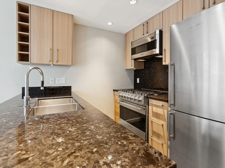 1001-108 W 1st Avenue, Vancouver, BC, V5Y 0H4 - 7