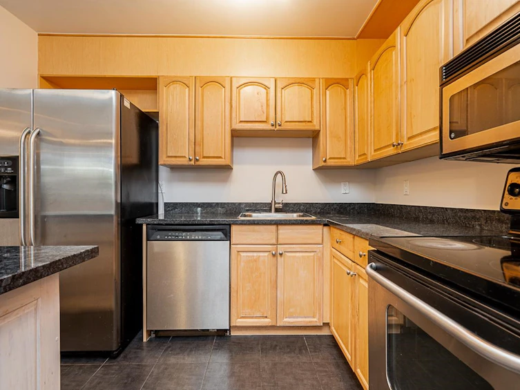 406-3755 Bartlett Court, Burnaby, BC, V3J 7G7 - 5