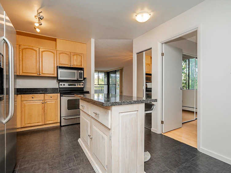 406-3755 Bartlett Court, Burnaby, BC, V3J 7G7 - 2