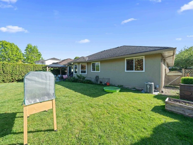 22109 Old Yale Road, Langley, BC, V2Z 1A3 - 22