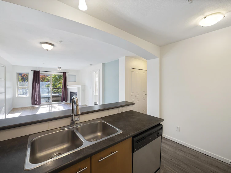 310-9339 University Crescent, Burnaby, BC, V5A 4Y1 - 16