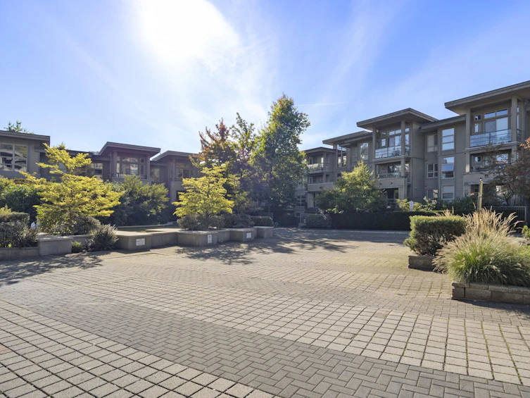 310-9339 University Crescent, Burnaby, BC, V5A 4Y1 - 4