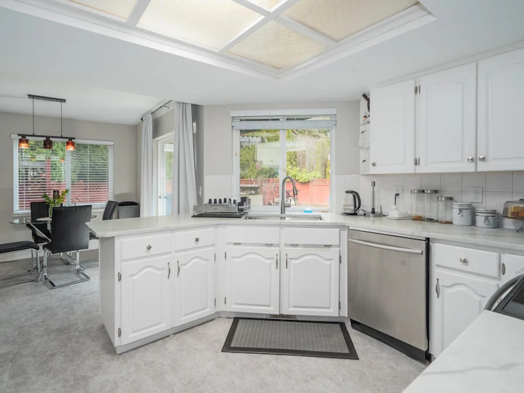 2237 Mountain Drive, Abbotsford, BC, V3G 1E3 - 12