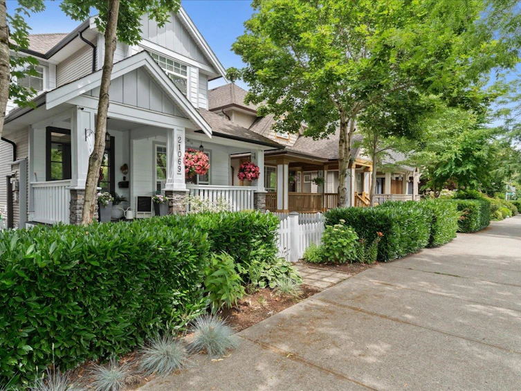 21069 83 Avenue, Langley, BC, V2Y 0B8 - 2