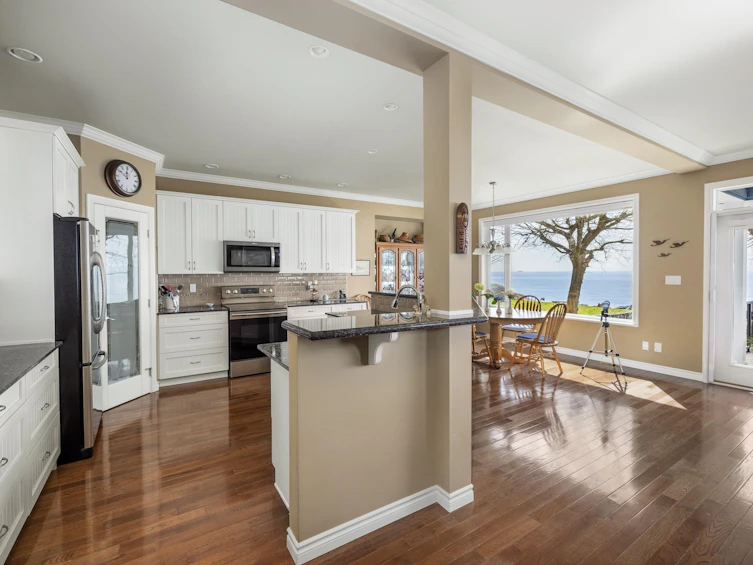 1537 Mccullough Road, Sechelt, BC, V7Z 0A5 - 15