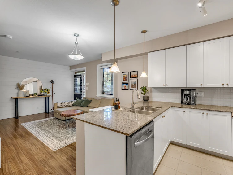 3-12 E Royal Avenue, New Westminster, BC, V3L 0B7 - 8