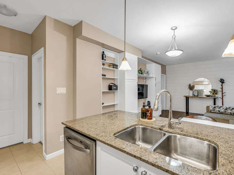3-12 E Royal Avenue, New Westminster, BC, V3L 0B7 - 9