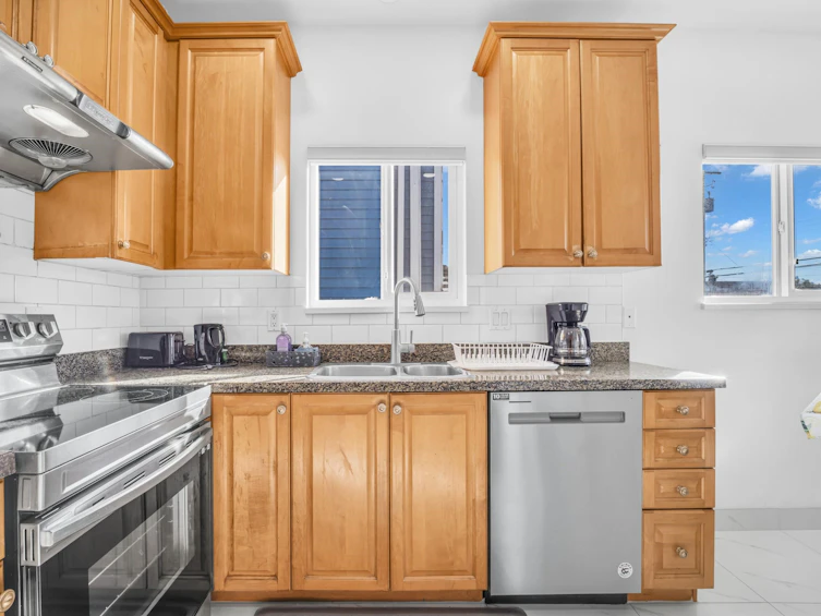 3440 E 25th Avenue, Vancouver, BC, V5R 1K1 - 9