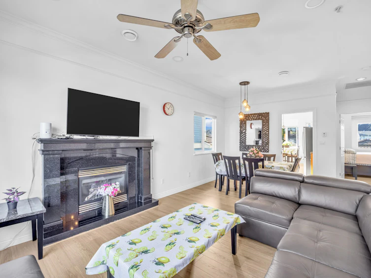 3440 E 25th Avenue, Vancouver, BC, V5R 1K1 - 2