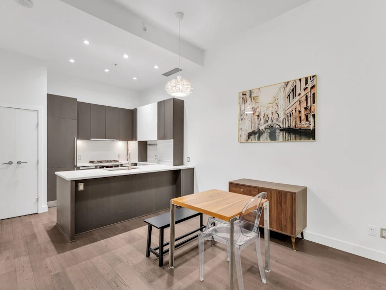 268 W 1st Avenue, Vancouver, BC, V5Y 3T2 - 5