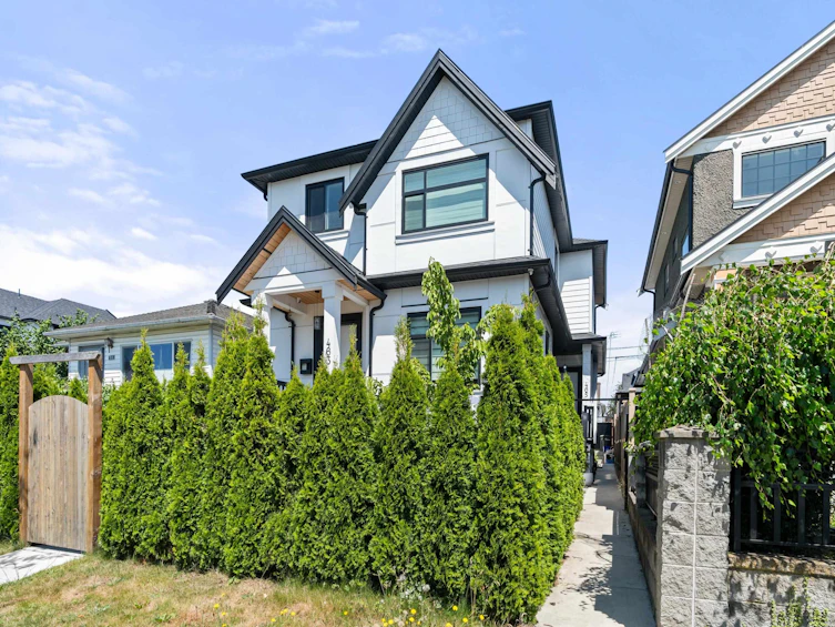 465 E 57th Avenue, Vancouver, BC, V5X 1S8