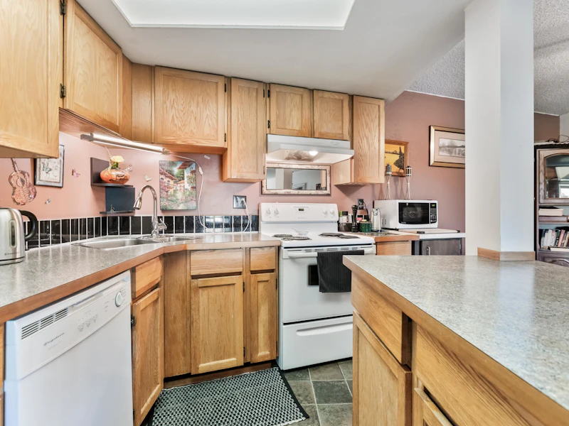 37 - 11900 228th Street, Maple Ridge BC V2X 6L9