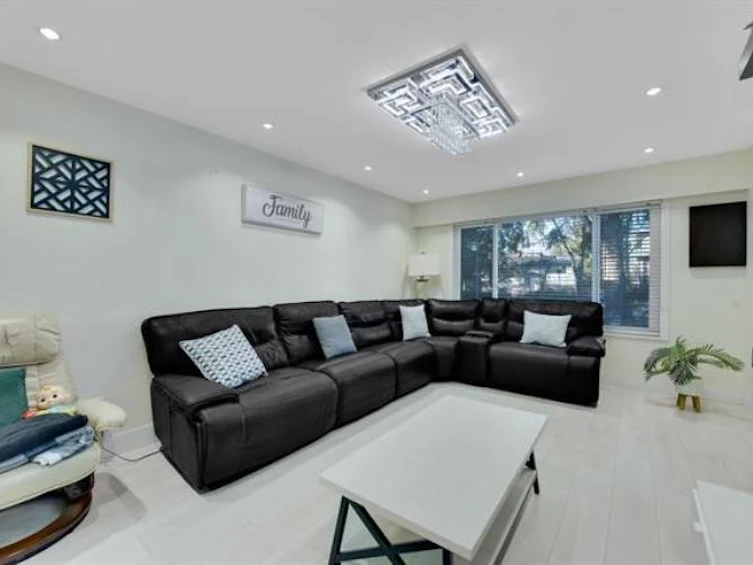 9068 146a Street, Surrey, BC, V3R 6X7 - 12