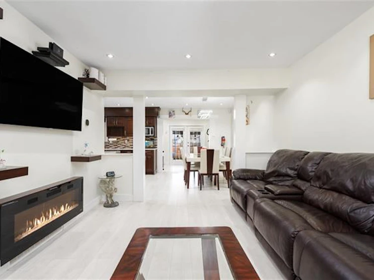 9068 146a Street, Surrey, BC, V3R 6X7