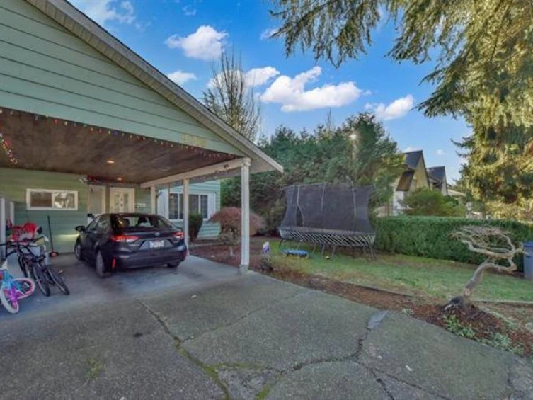 9068 146a Street, Surrey, BC, V3R 6X7 - 10