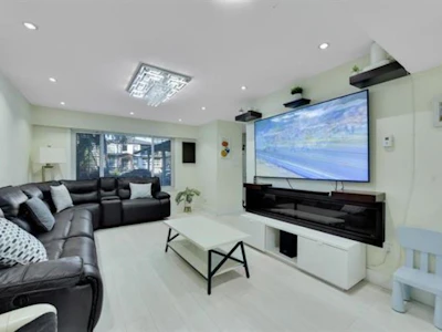 9068 146a Street - 5