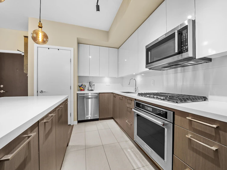 404-20 E Royal Avenue, New Westminster, BC, V3L 0G9 - 20