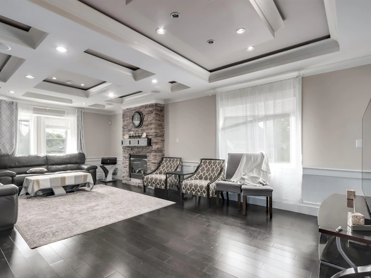 8363 Victoria Drive, Vancouver, BC, V5P 4A8 - 2