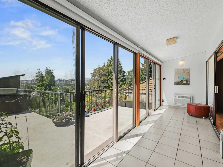 12529 104 Avenue, Surrey, BC, V3V 3H5 - 12