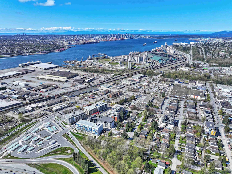 1583 Bond Street, North Vancouver, BC, V7J 1E8 - 15