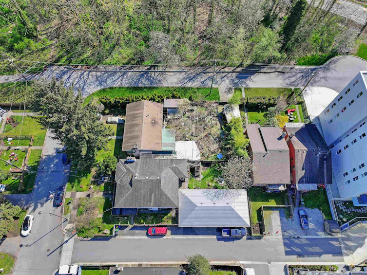 1583 Bond Street, North Vancouver, BC, V7J 1E8 - 11