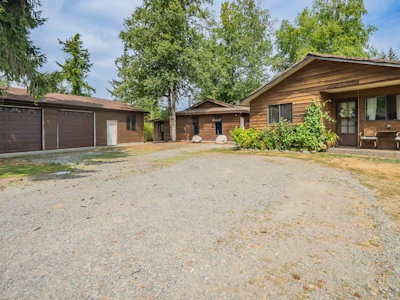 26559 58 Avenue - 2